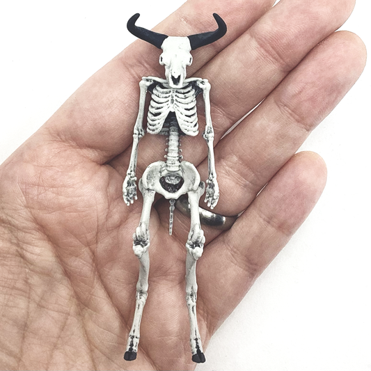 Minotaur Skeleton - 1:24 scale miniature for horror diorama, dollhouse, tabletop arts and crafts, replica curiosities oddities (1 skeleton)