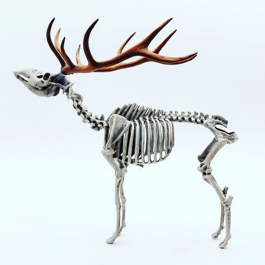 Red Deer Skeleton - 1:18 scale miniature for horror diorama, dollhouse, tabletop arts and crafts, replica curiosities oddities (1 skeleton)